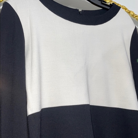 St. John Black & Ivory Colorblock Knit Dress Size 10 – Classic Sheath - Picture 3 of 6